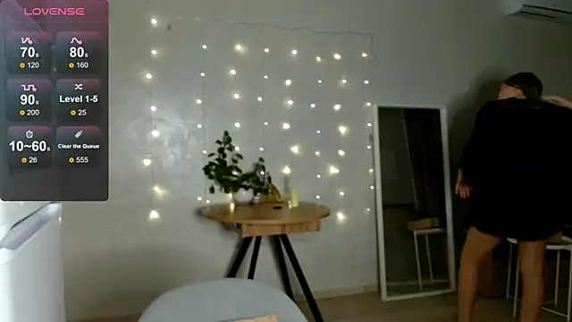 Snapshot of Eva___forever chatting on 11, 11, 2025 Eva forever online show from 11, 11, 2025