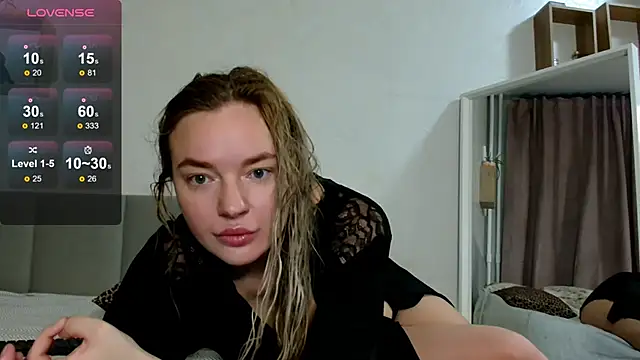 Snapshot of Eva___forever chatting on 27, 11, 2025 Eva forever online show from 27, 11, 2025