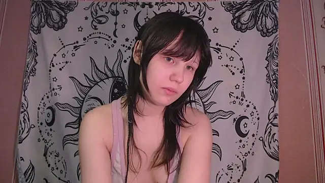 Thighswithspikes online show from 18, 2, 2026