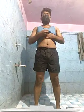 Snapshot of UrbanUtopia chatting on 4, 10, 2025 UrbanUtopia online show from 4, 10, 2025