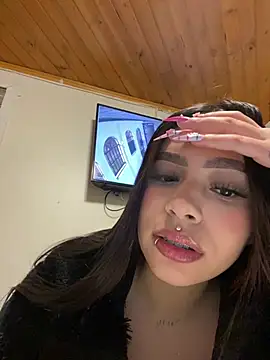 Snapshot of Cristina_pinkk chatting on 5, 2, 2026 Cristina pinkk online show from 5, 2, 2026