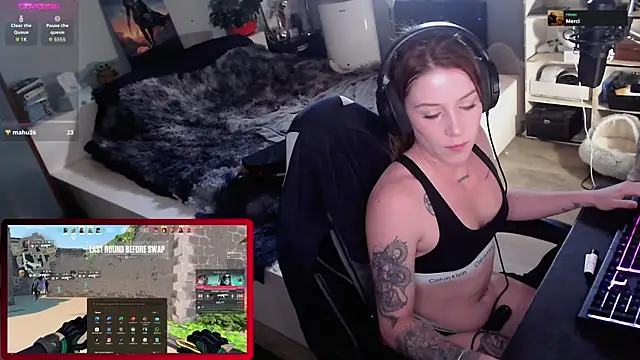 Horny Makima online show from 2, 10, 2025