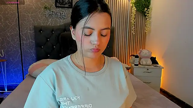 mialeia01 online show from 5, 2, 2026