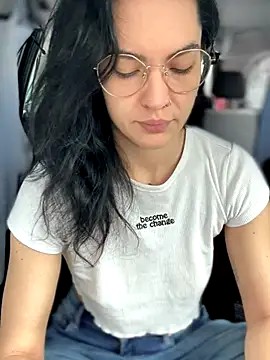 MeekyRich online show from 5, 10, 2025