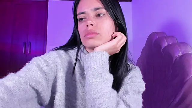Snapshot of BellaSun_ chatting on 3, 10, 2025 BellaSun online show from 3, 10, 2025