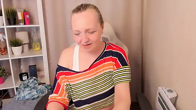 Snapshot of Karen_Villis chatting on 3, 5, 2026 Karen Villis online show from 3, 5, 2026
