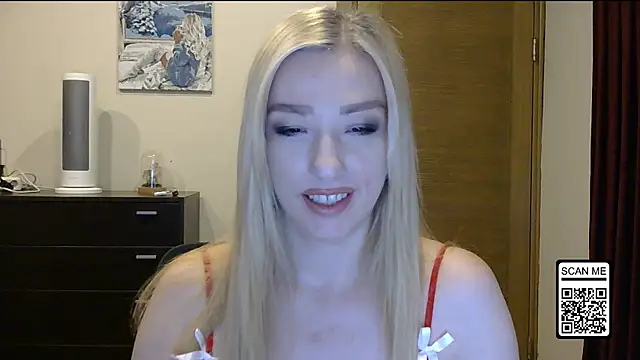 Snapshot of Wild_Silk_Desire chatting on 24, 10, 2025 Wild Silk Desire online show from 24, 10, 2025