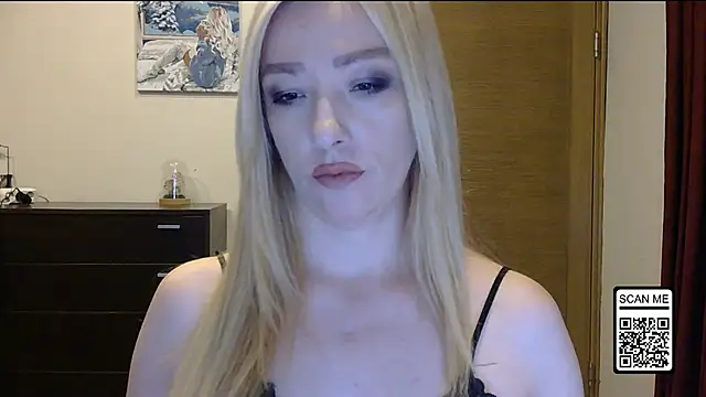 Snapshot of Wild_Silk_Desire chatting on 27, 10, 2025 Wild Silk Desire online show from 27, 10, 2025