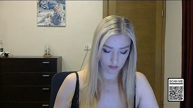 Snapshot of Wild_Silk_Desire chatting on 28, 10, 2025 Wild Silk Desire online show from 28, 10, 2025