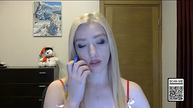 Snapshot of Wild_Silk_Desire chatting on 28, 11, 2025 Wild Silk Desire online show from 28, 11, 2025