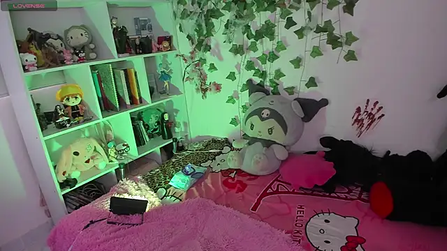 sarahminage  online show from 5, 12, 2025