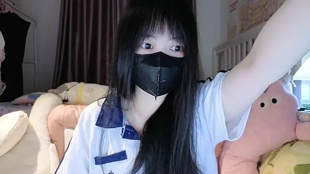 love-uiui online show from 14, 10, 2025