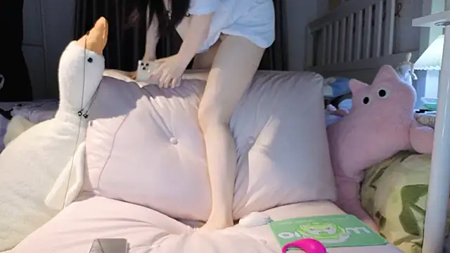 love-uiui online show from 15, 10, 2025