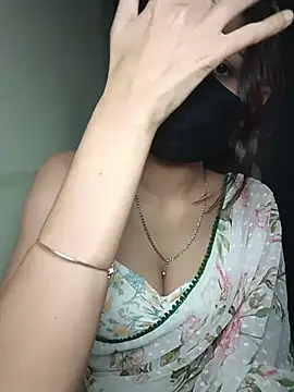 Isha Sax online show from 7, 11, 2025