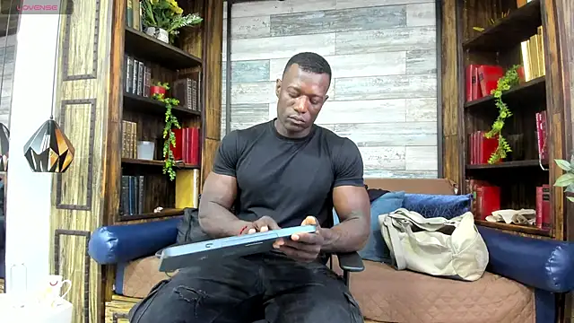 Snapshot of MarcusBlack_ chatting on 26, 5, 2026 MarcusBlack online show from 26, 5, 2026