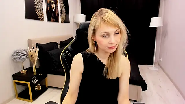 Snapshot of LindaSandy_1 chatting on 12, 11, 2025 LindaSandy 1 online show from 12, 11, 2025