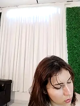 Snapshot of Tifany-fox chatting on 8, 9, 2025 Tifany-fox online show from 8, 9, 2025