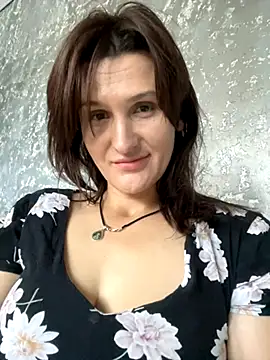 Snapshot of NikaSwan2831 chatting on 4, 11, 2025 NikaSwan2831 online show from 4, 11, 2025