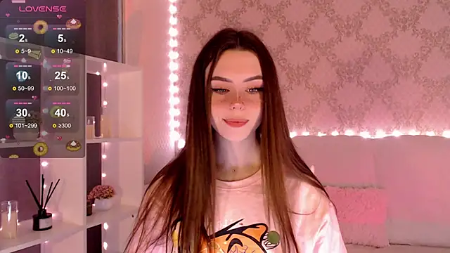 Snapshot of HolyMiax chatting on 15, 9, 2025 HolyMiax online show from 15, 9, 2025