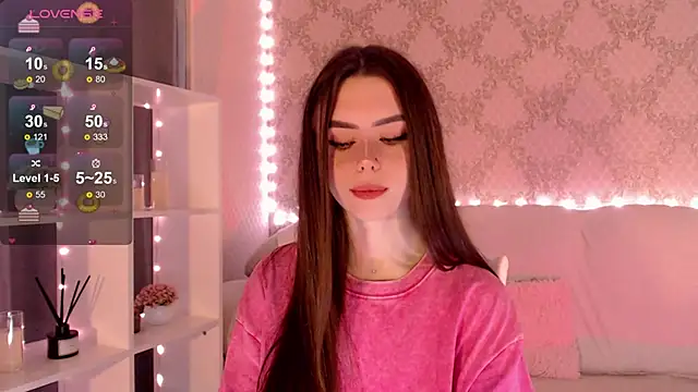 Snapshot of HolyMiax chatting on 17, 9, 2025 HolyMiax online show from 17, 9, 2025
