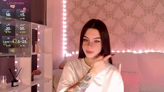 Snapshot of HolyMiax chatting on 4, 10, 2025 HolyMiax online show from 4, 10, 2025