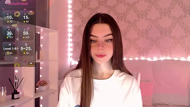 Snapshot of HolyMiax chatting on 12, 10, 2025 HolyMiax online show from 12, 10, 2025