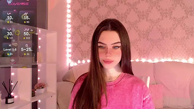 Snapshot of HolyMiax chatting on 19, 10, 2025 HolyMiax online show from 19, 10, 2025