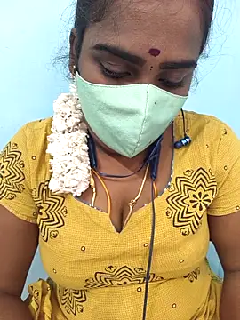 Snapshot of Tamil_riyalini12 chatting on 18, 11, 2025 Tamil riyalini12 online show from 18, 11, 2025