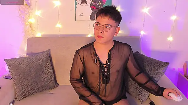 Snapshot of Young_Ben chatting on 12, 5, 2026 Young Ben online show from 12, 5, 2026