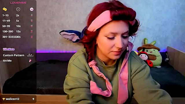 Snapshot of Mini_Lady1 chatting on 6, 11, 2025 Mini Lady1 online show from 6, 11, 2025