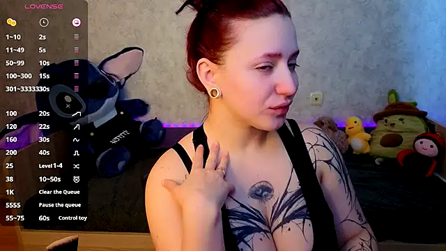 Snapshot of Mini_Lady1 chatting on 8, 11, 2025 Mini Lady1 online show from 8, 11, 2025