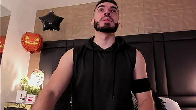 AxelThompson  online show from 23, 10, 2025