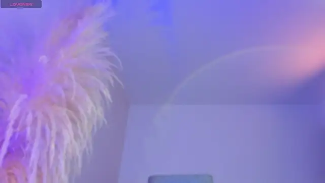 liiamluna  online show from 11, 11, 2025