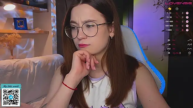 mia here online show from 24, 11, 2025