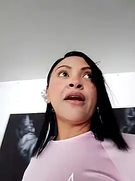 Snapshot of VeronicaBrun chatting on 11, 9, 2025 VeronicaBrun online show from 11, 9, 2025