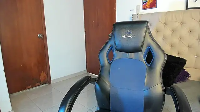 Snapshot of VeronicaBrun chatting on 25, 9, 2025 VeronicaBrun online show from 25, 9, 2025