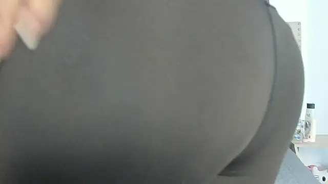 Snapshot of VeronicaBrun chatting on 6, 10, 2025 VeronicaBrun online show from 6, 10, 2025