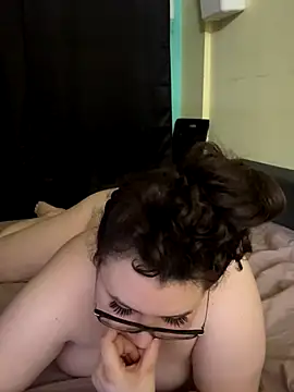 Snapshot of HaleyAyush chatting on 9, 10, 2025 HaleyAyush online show from 9, 10, 2025