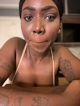 Snapshot of Alexia_24 chatting on 27, 10, 2025 Alexia 24 online show from 27, 10, 2025