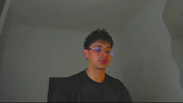 Snapshot of Maximo_Miller chatting on 2, 11, 2025 Maximo Miller online show from 2, 11, 2025