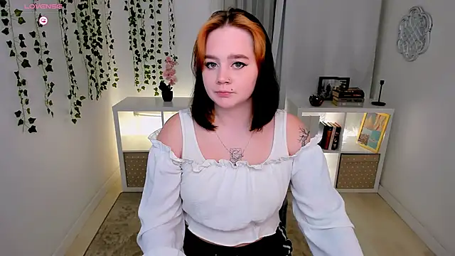 Snapshot of lunaalli chatting on 13, 9, 2025 lunaalli online show from 13, 9, 2025