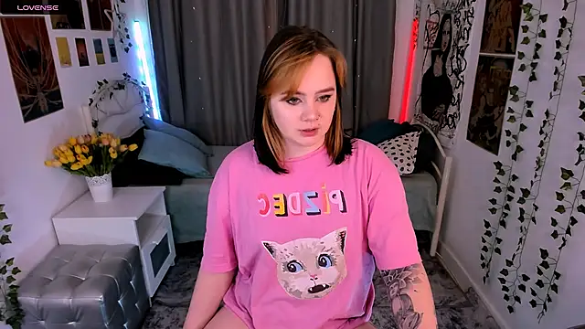 Snapshot of lunaalli chatting on 14, 11, 2025 lunaalli online show from 14, 11, 2025