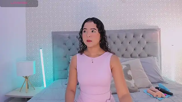 Evaa Lunna  online show from 20, 5, 2026