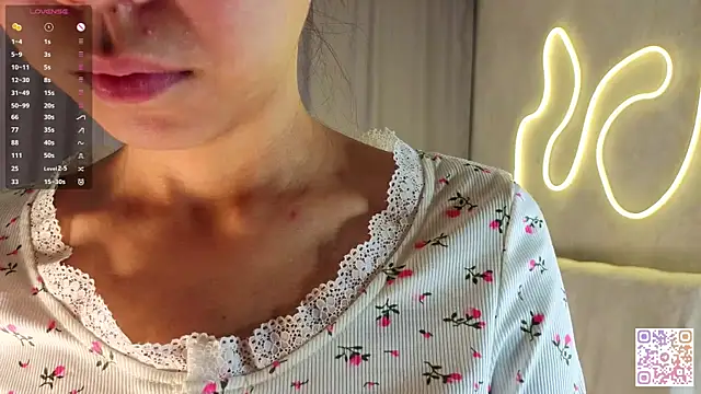 AlodiaAxley online show from 10, 10, 2025