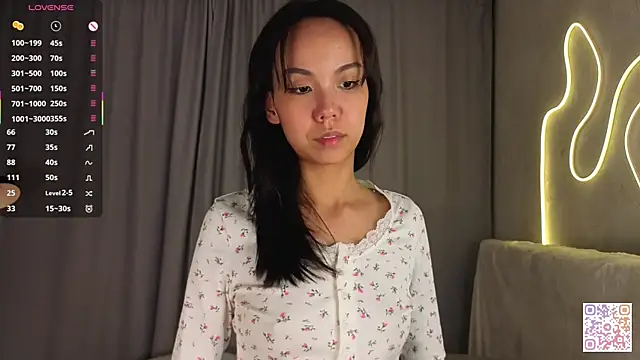 AlodiaAxley online show from 20, 10, 2025