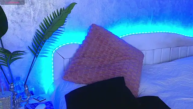 Snapshot of Aelorya chatting on 19, 11, 2025 Aelorya online show from 19, 11, 2025