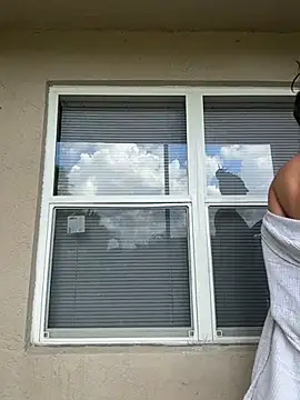 sweetsirenn online show from 12, 3, 2026