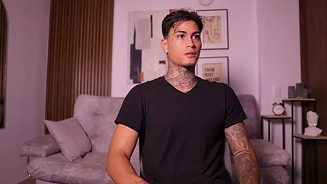 AxelVilla  online show from 1, 10, 2025