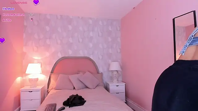 isabella milf  online show from 10, 4, 2026