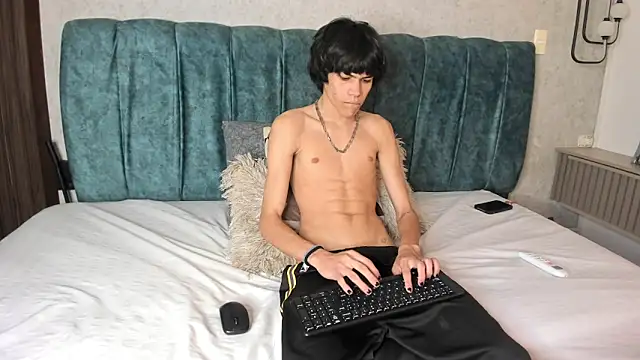 Snapshot of Diamond_twink chatting on 9, 6, 2026 Diamond twink online show from 9, 6, 2026